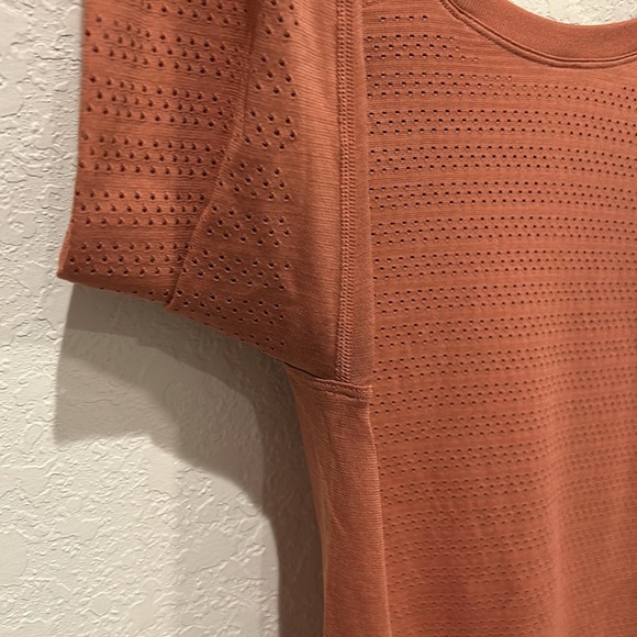 Lululemon Breeze By Long Sleeve Size 4 in Copper Clay/Copper Clay - Picture 5 of 6